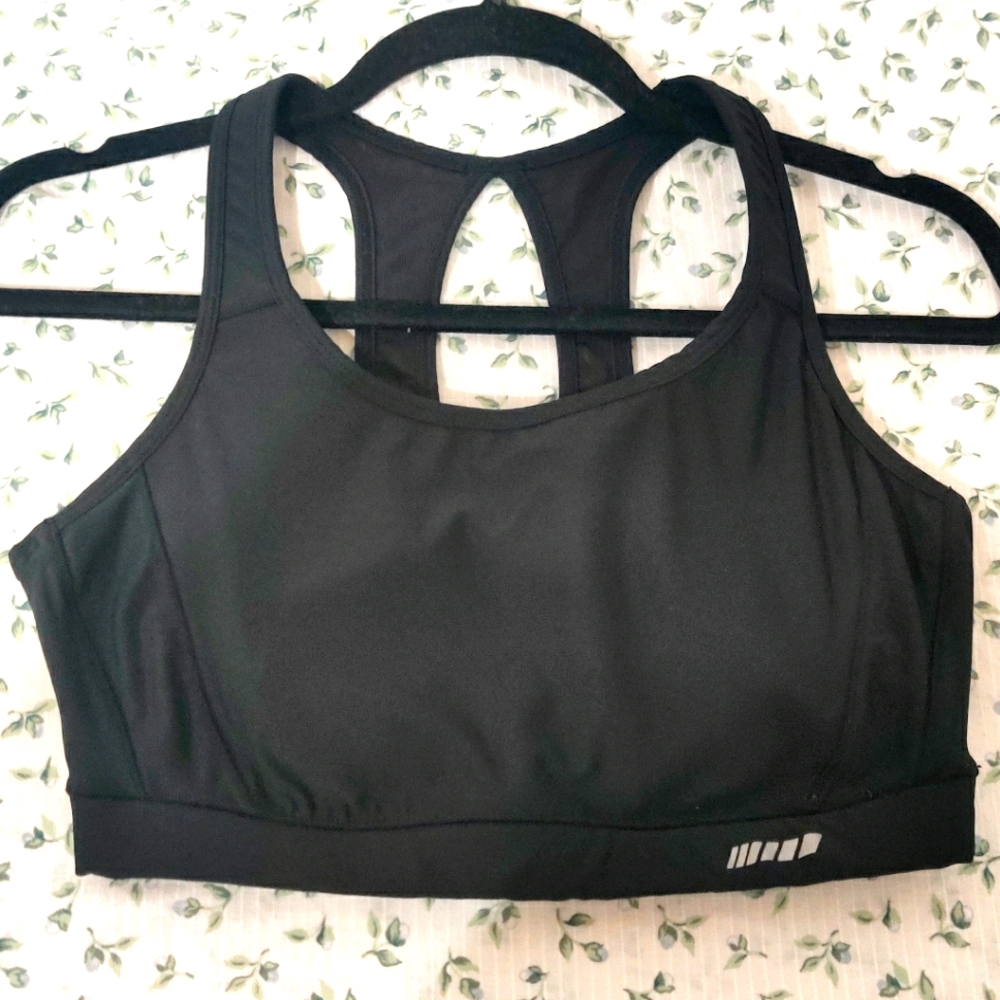 black sports bra size small